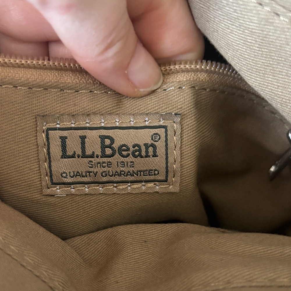 L.L.Bean Stylish Cream Handbag/ Tote  with Tan Accents - Picture 11 of 15